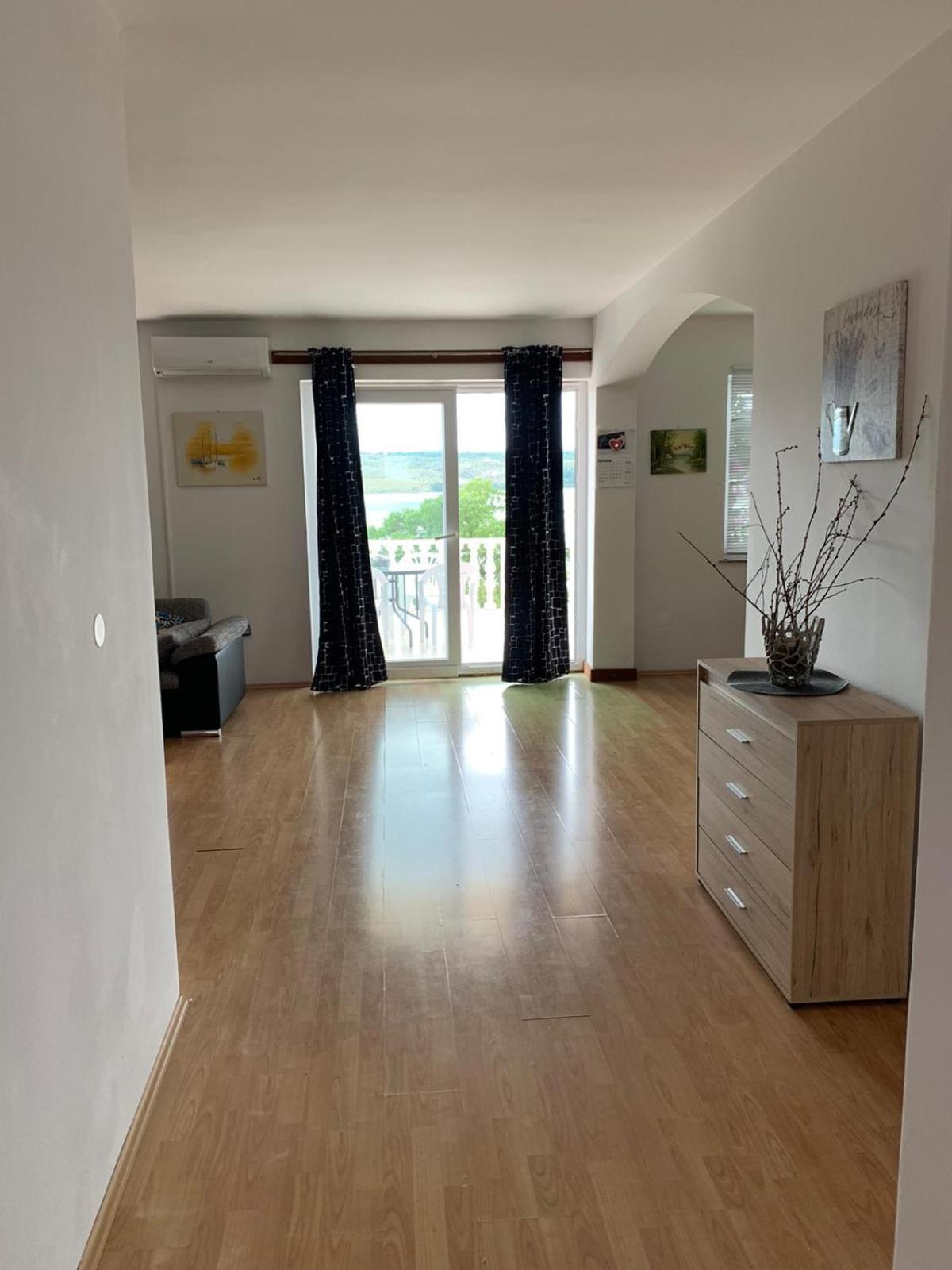 Apartments Sara Posedarje Habitación foto